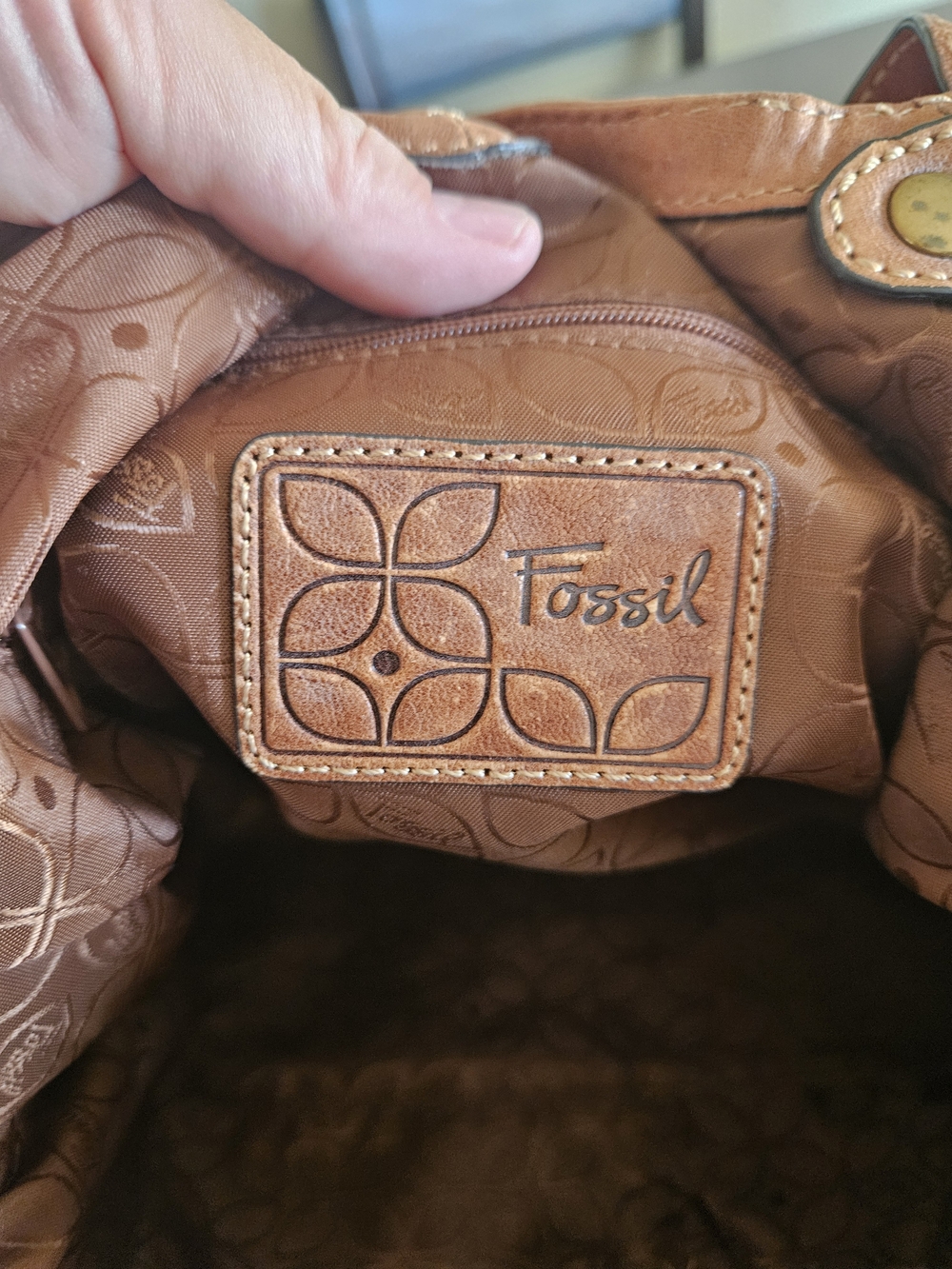 Fossil Leather Floral-Embossed Shoulder Bag And Wallet in Brown - Picture 4 of 9